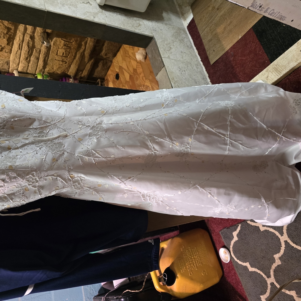 Elegant White Wedding Dress